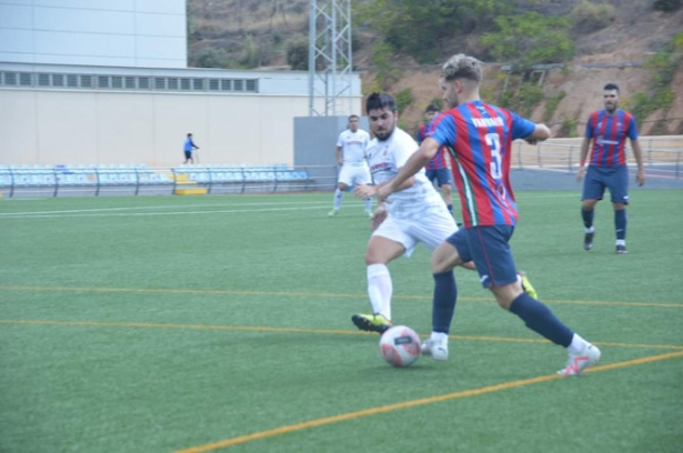 El Vandalia defenderá un gol de ventaja ante el Atlético Monachil (LAZARO)