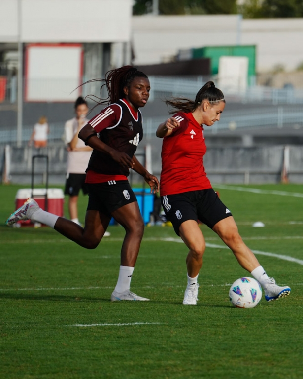 El Granada CF Femenino prepara el debut en Liga F (GRANADA CF FEMENINO)