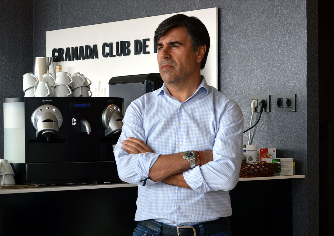 Nico Rodríguez, director deportivo del Granada CF, durante el desayuno informativo con los medios (J. PALMA)