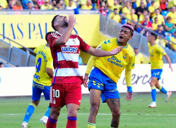 Antonio Puertas se lamenta en el partido ante Las Palmas (LOF)