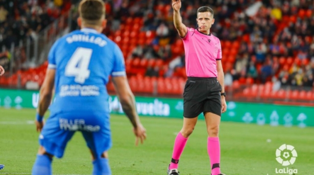 García Verdura arbitrará el Granada - Real Betis (LALIGA)