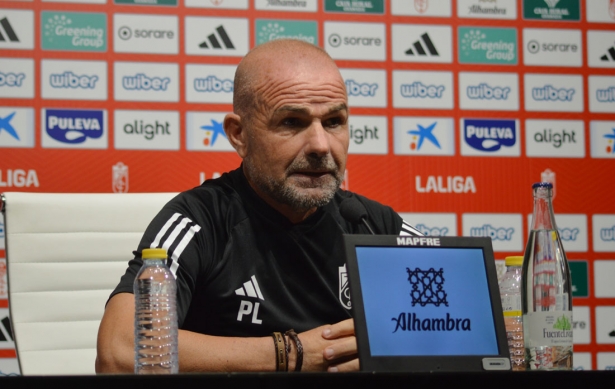 Paco López, entrenador del Granada CF, durante la rueda de prensa previa el partido con el Betis (J. PALMA)