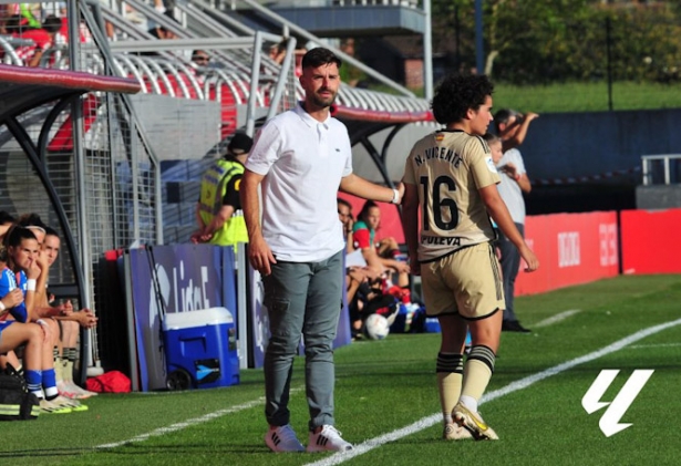 Roger Lamesa durante el partido en Lezama (LALIGA)