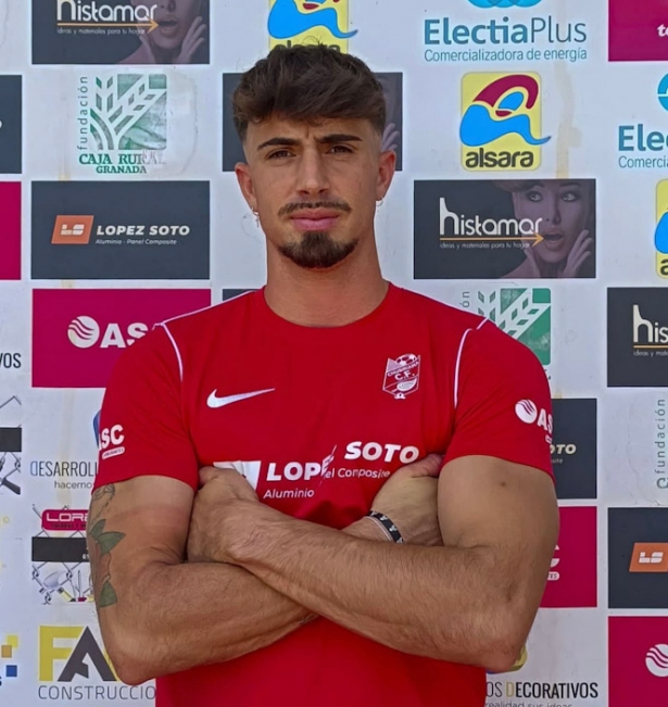 Tenorio con la camiseta del Churriana CF