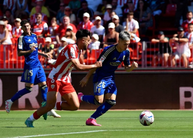 Bryan Zaragoza en el partido ante el Almería (LOF)