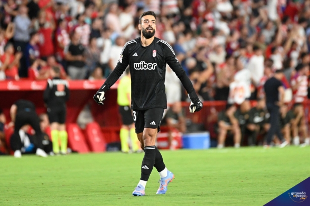 André Ferreira realizó un buen encuentro ante el FC Barcelona (JOSÉ M. BALDOMERO)