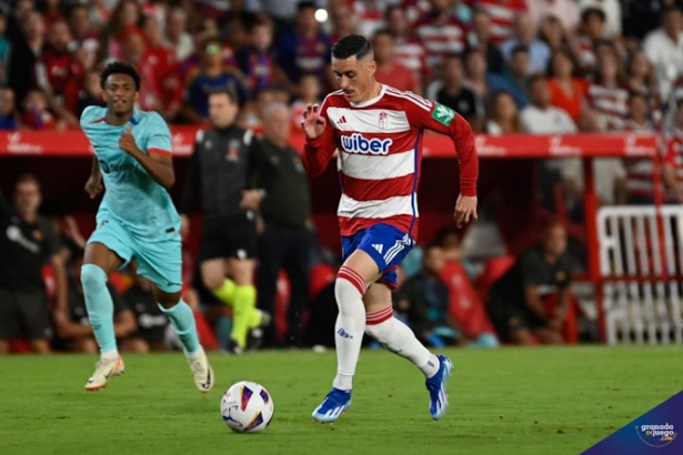 Callejón en el partido ante el FC Barcelona (JOSÉ M. BALDOMERO)
