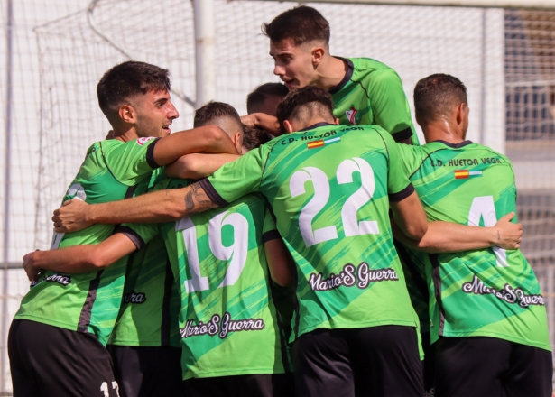 El CD Huétor Vega juega este domingo en el campo del Málaga City (CRISTIAN FERNÁNDEZ)