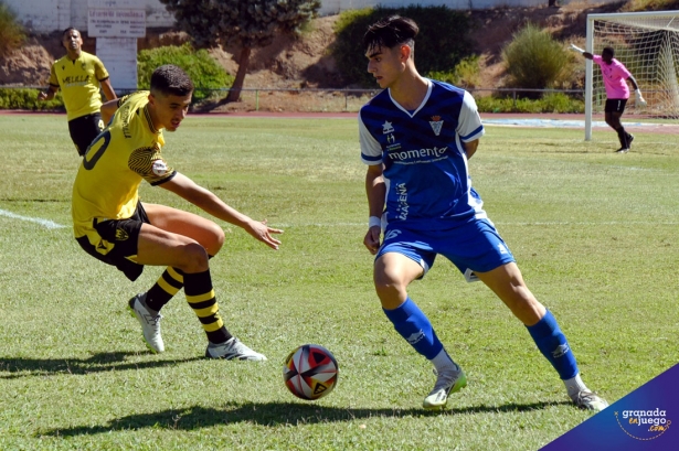 La UD Maracena juega este domingo como local ante el Poli Almería (JOSÉ M. BALDOMERO)