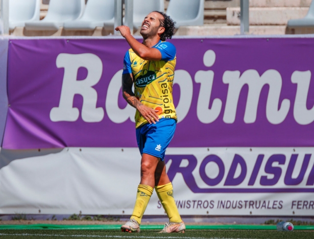 El CD Huétor Tájar recibe este domingo al At. Mancha Real (DAVID TORRES)