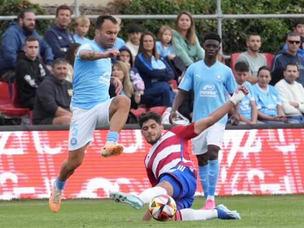 El Recreativo plantó cara al Ibiza (GRANADA CF)