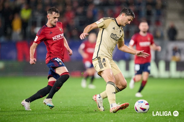 Miguel Rubio durante el partido ante Osasuna (LALIGA)