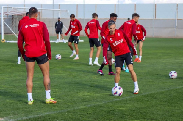 Entrenamiento del Granada CF (CRISTIAN FERNÁNDEZ)