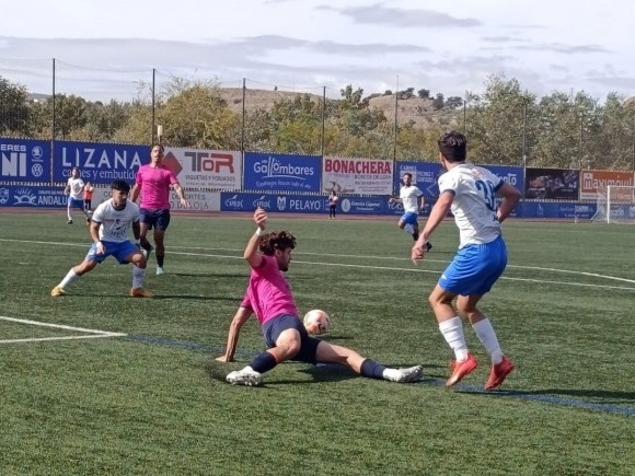 Acción en la que llega el primer gol del Loja a pase de Sergio a Álex Yepes (NATALIA CASTILLO) 