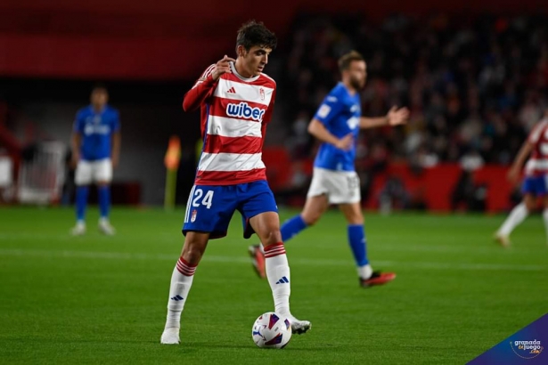 Gonzalo Villar durante el partido ante el Getafe CF (JOSÉ M. BALDOMERO)