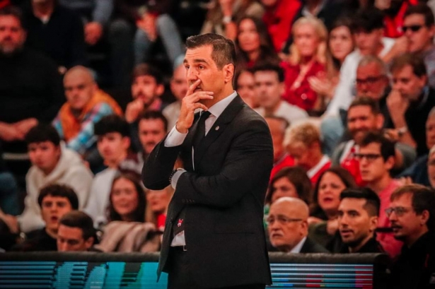 El entrenador del Coviran Granada, Pablo Pin (DAVID TORRES)