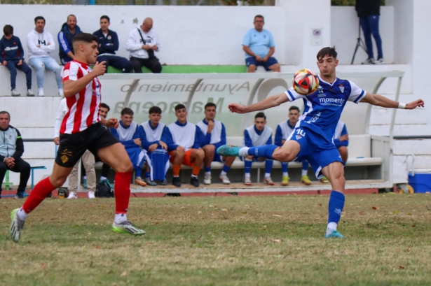 La UD Maracena viaja este domingo hasta el campo del At. Malagueño (J. PALMA)