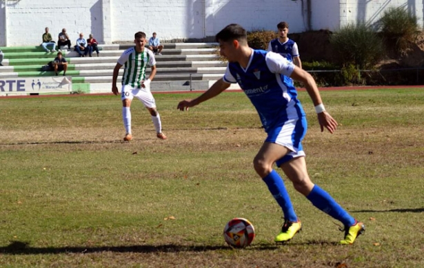 La UD Maracena perdió ante el Atlético Malagueño (J. PALMA/ARCHIVO)