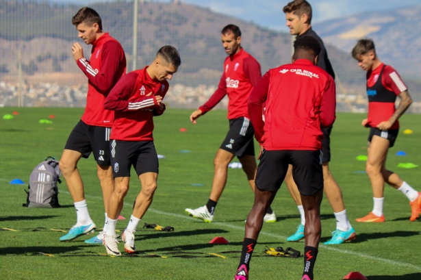 Entrenamiento del Granada CF (CRISTIAN FERNÁNDEZ)