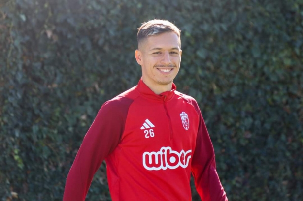 Bryan Zaragoza durante un entrenamiento (CRISTIAN FERNÁNDEZ)