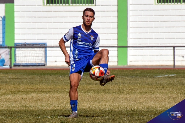 La UD Maracena recibe este domingo en Peligros al CD Rincón (JOSÉ M. BALDOMERO)