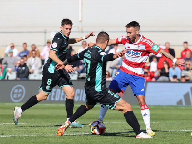 El Recreativo mereció más ante el Atlético Baleares (JOSÉ ANDRÉS FERNÁNDEZ)