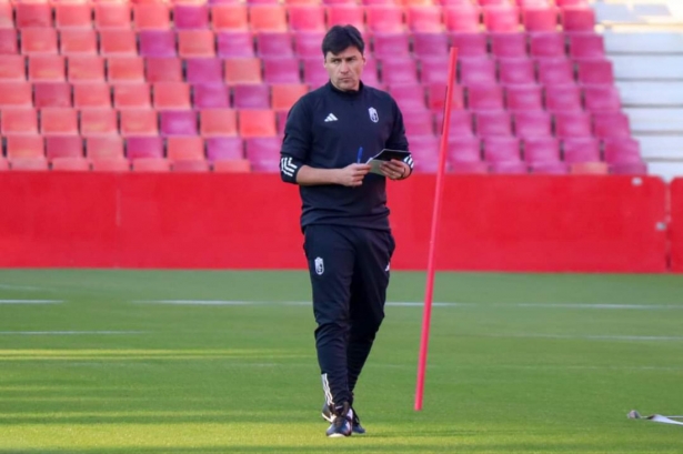 Alexander Medina ha entrenado en `Los Cármenes` (CRISTIÁN FERNÁNDEZ)