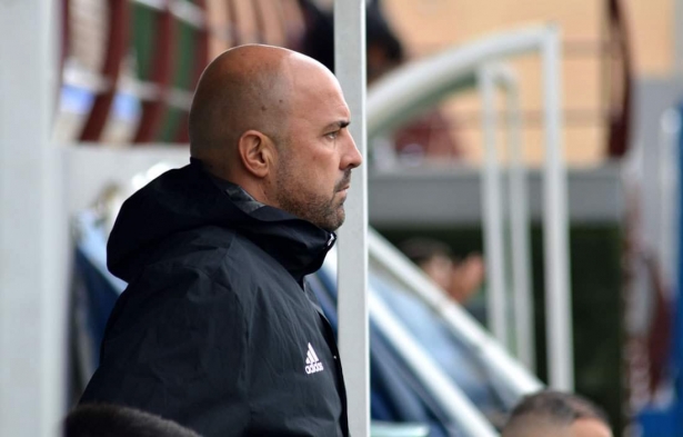 El entrenador del Granada CF juvenil, Raúl Barroso (J. PALMA) 