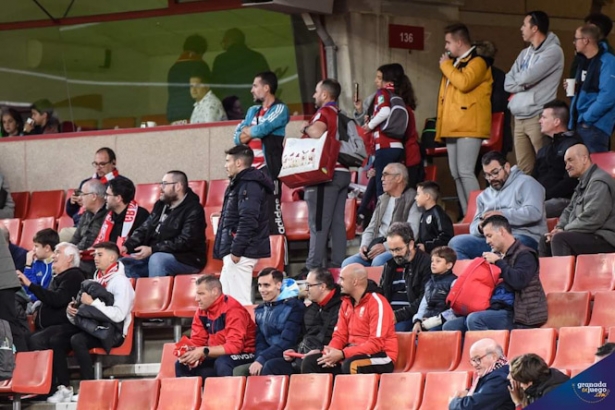 Afición del Granada CF (JOSÉ M. BALDOMERO)
