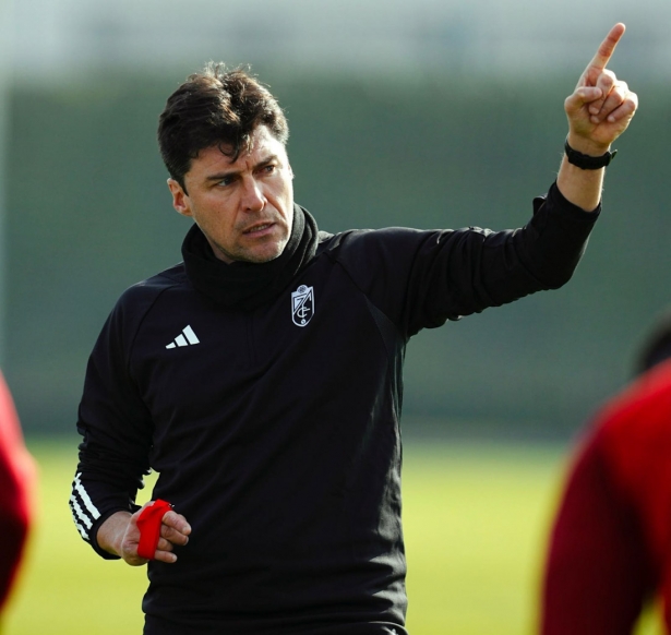 Alexander Medina durante un entrenamiento (GRANADA CF)