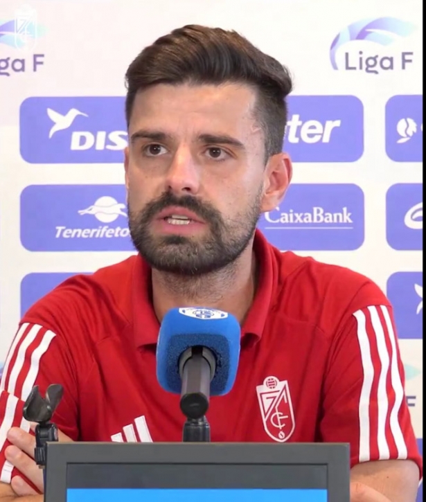 El entrenador del Granada CF, Roger Lamesa (GRANADA CF)