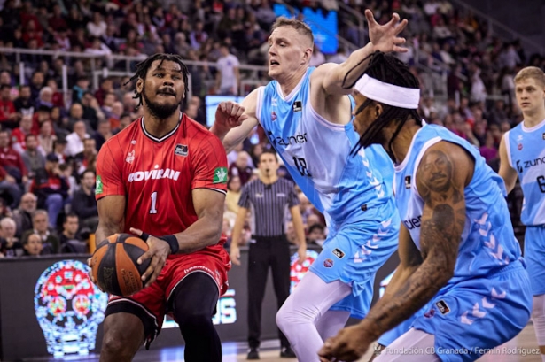 Cristiano Felicio se fajó en la zona (FERMÍN RODRÍGUEZ/ FUNDACIÓN CB GRANADA)