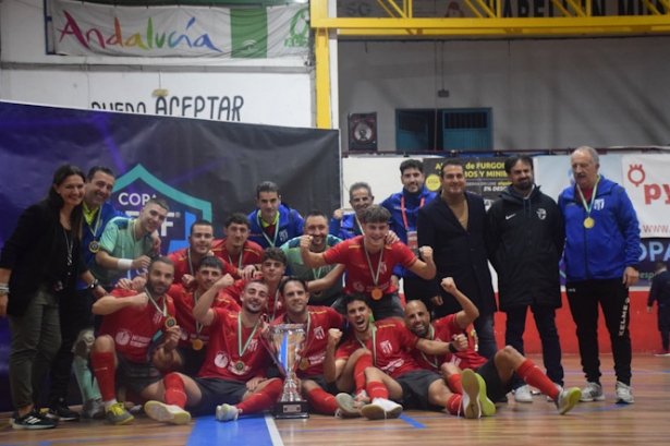 El Albolote Futsal festeja la Copa RFAF (ALBOLOTE FUTSAL)
