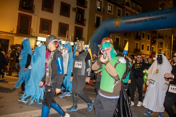 Carrera nocturna de disfraces (CRISTIAN FERNÁNDEZ)