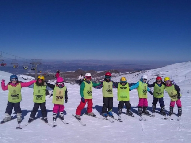 El Ayuntamiento pone a disposición de los granadinos 5.700 plazas para la práctica del esquí en Sierra Nevada. (AYUNTAMIENTO DE GRANADA)