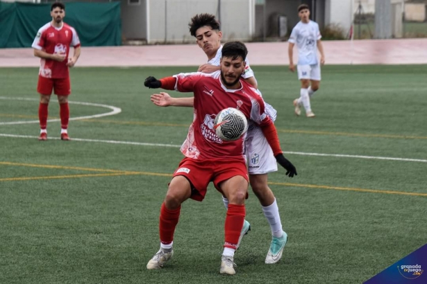 Guadix y Santa Fe empataron en la ida (JOSÉ M. BALDOMERO)