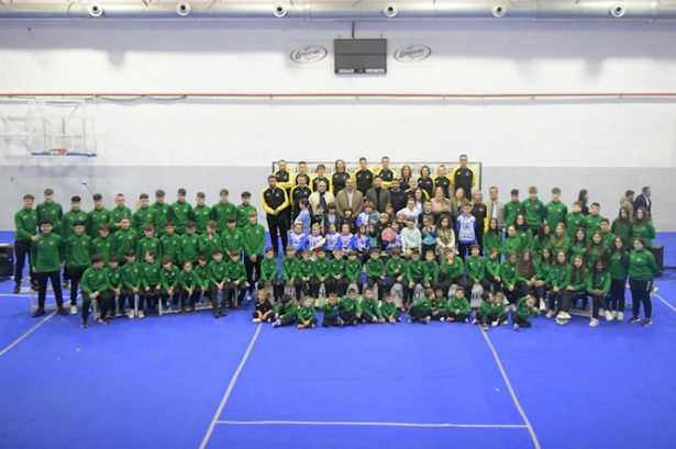 Participantes en las escuelas deportivas de Lanjarón (AYTO. LANJARÓN)