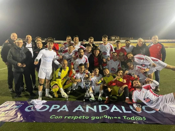El Guadix CF celebra su triunfo (GUADIX CF)