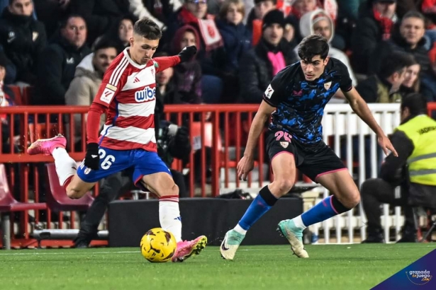 Bryan Zaragoza durante el partido ante el Sevilla (JOSÉ M. BALDOMERO)