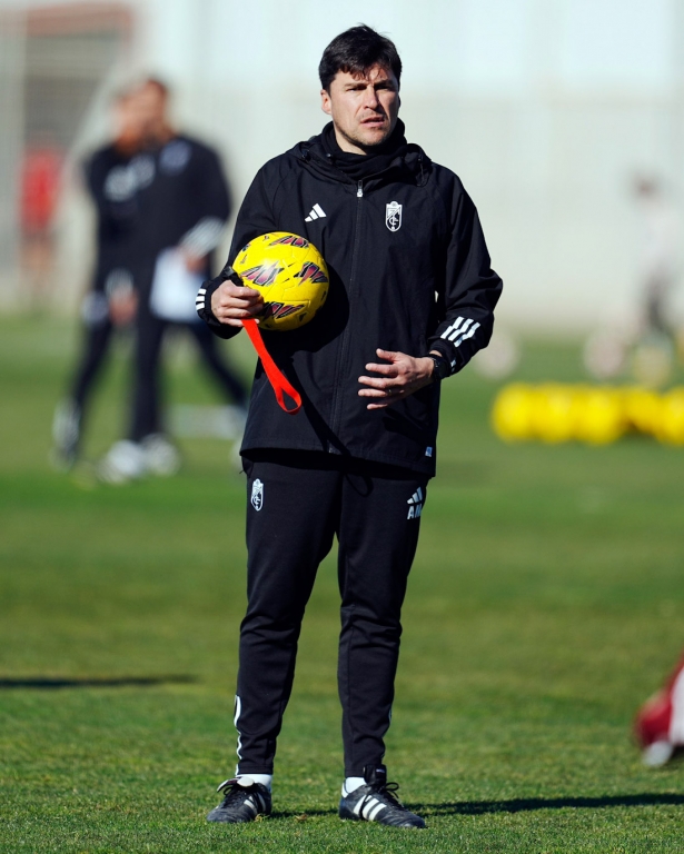 Alexander Medina durante el primer entrenamiento del año (GRANADA CF)
