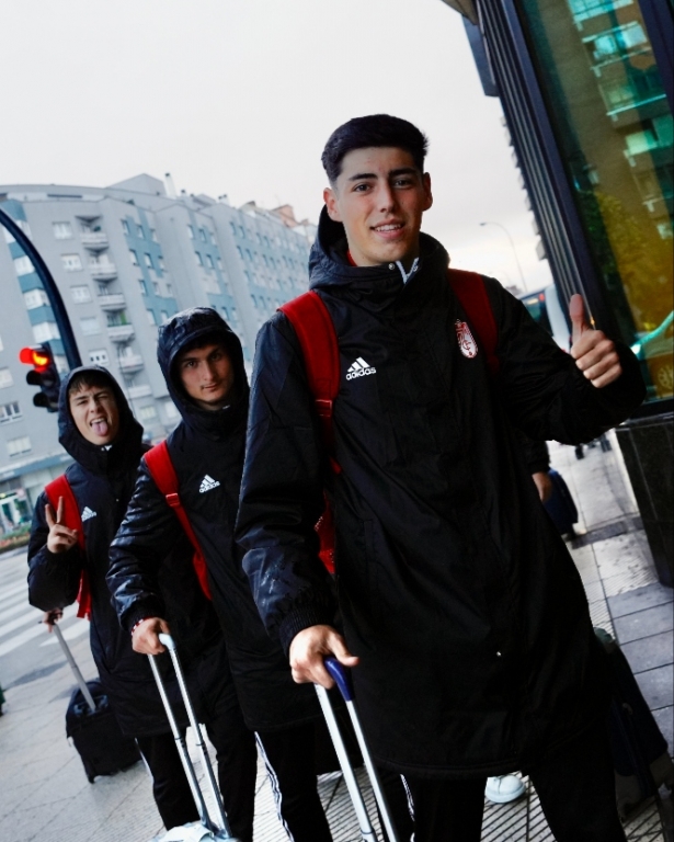 Llegada del juvenil del Granada CF al hotel en Oviedo (GRANADA CF) 