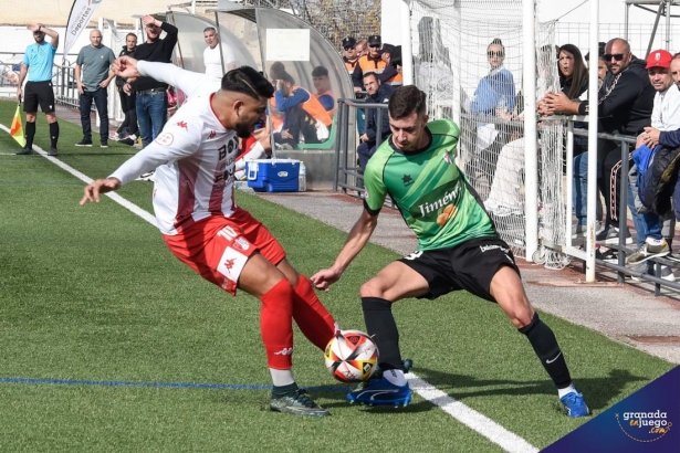 El derbi fue muy intenso (JOSÉ M. BALDOMERO) 