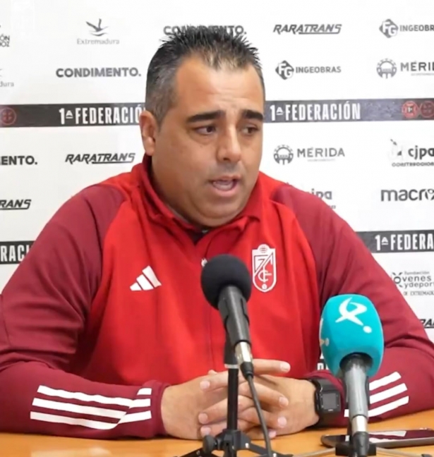 El entrenador del Recreativo Granada , Germán Crespo (GRANADA CF)