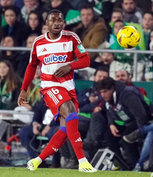 Martin Hongla en el  partido de debut ante el Real Betis (GCF)