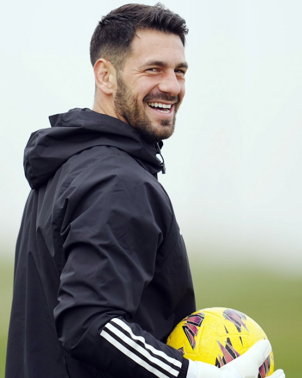Augusto Batalla durante el entrenamiento (GRANADA CF)