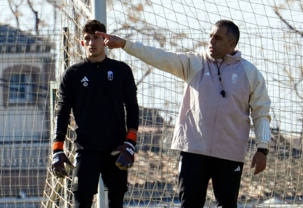 Germán Crespo durante un entrenamiento con el Recreativo Granada  (GRANADA CF)