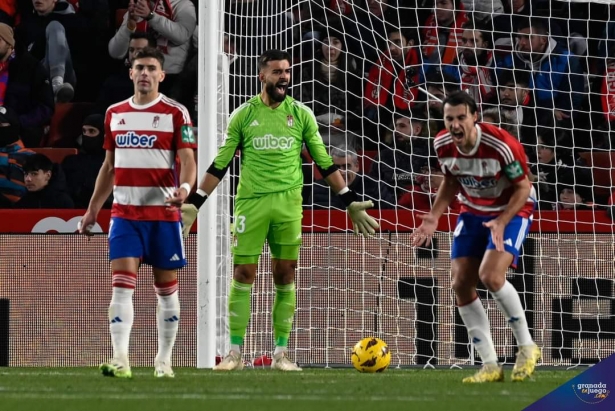 André Ferreira en el partido ante el Sevilla (JOSÉ M. BALDOMERO)