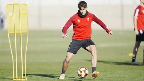 José Antonio Lozano durante un entrenamiento con el filial (GRANADA CF)