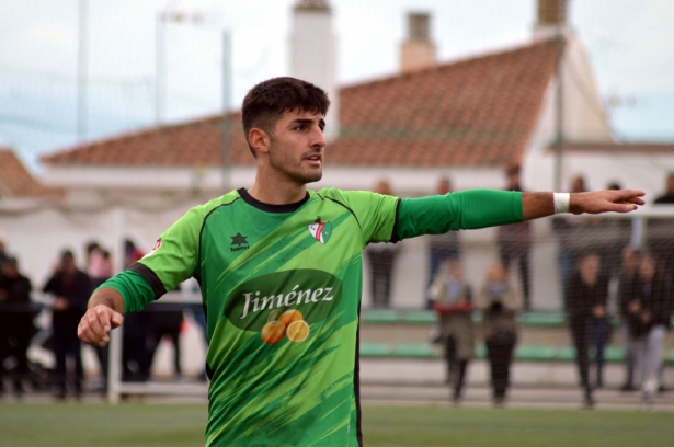 El CD Huétor Vega recibe este domingo al CD Torreperogil (J. PALMA)