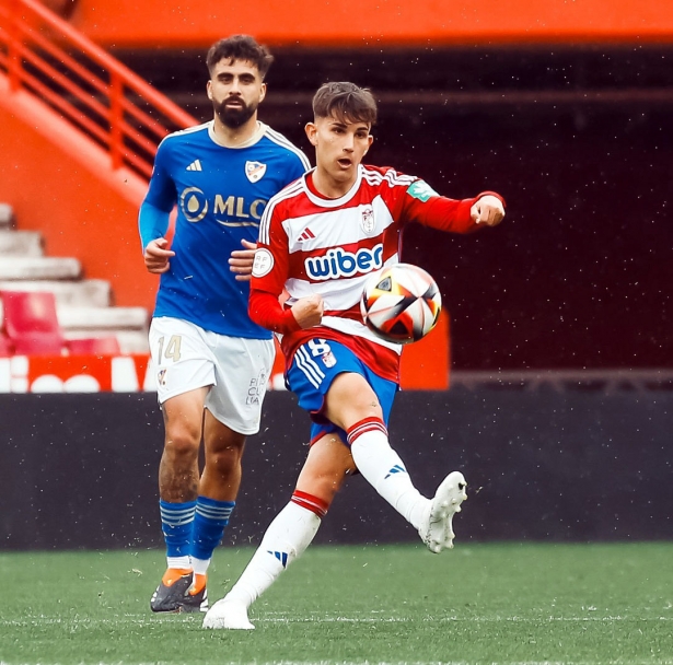 Juanma da un pase (GRANADA CF )